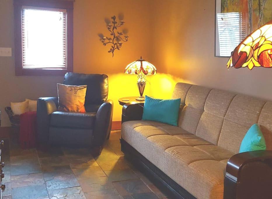 On The Mississippi Venue And Dog Friendly Holiday home *