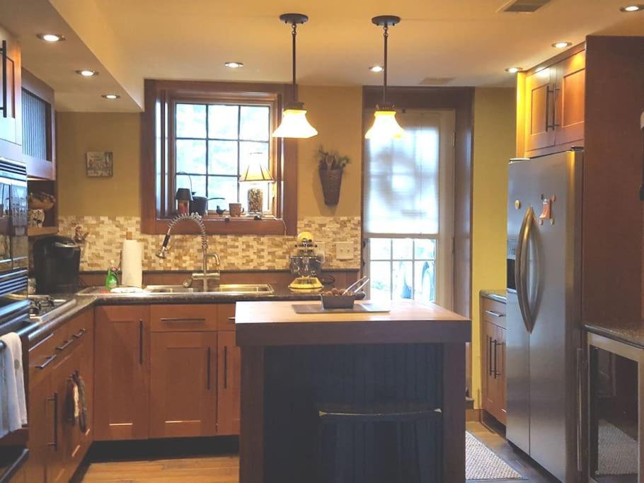 Holiday home On The Mississippi Venue And Dog Friendly Le Claire