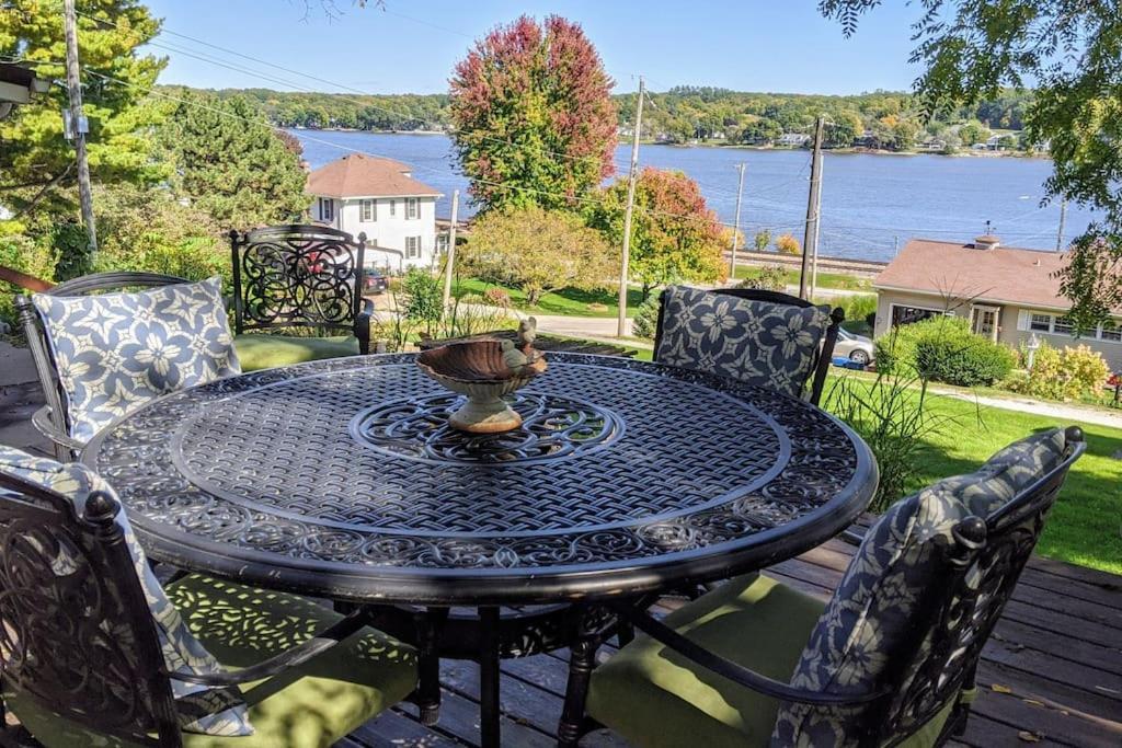 On The Mississippi Venue And Dog Friendly Holiday home