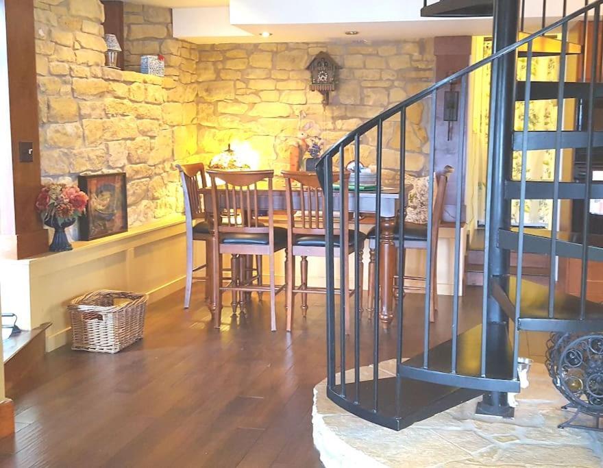 On The Mississippi Venue And Dog Friendly Le Claire